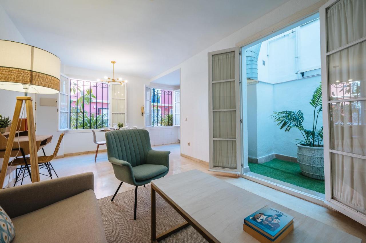 Lirio Suite Apartment - Private Parking Included เซบีญา ภายนอก รูปภาพ