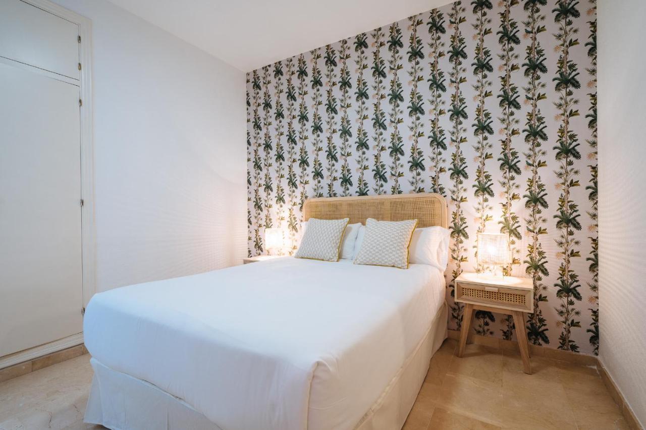 Lirio Suite Apartment - Private Parking Included เซบีญา ภายนอก รูปภาพ