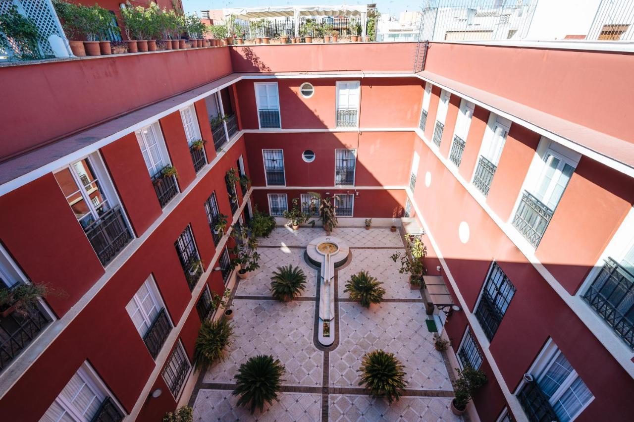 Lirio Suite Apartment - Private Parking Included เซบีญา ภายนอก รูปภาพ