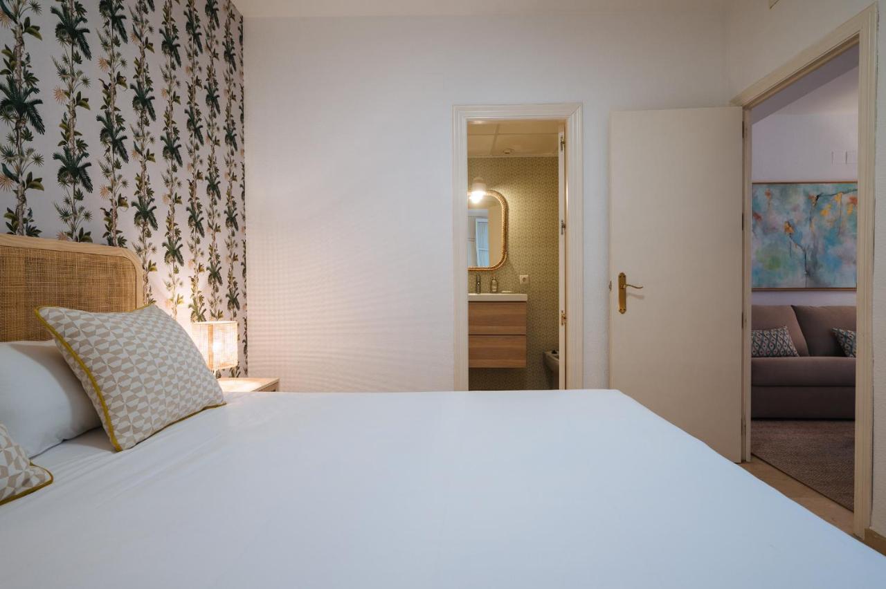 Lirio Suite Apartment - Private Parking Included เซบีญา ภายนอก รูปภาพ